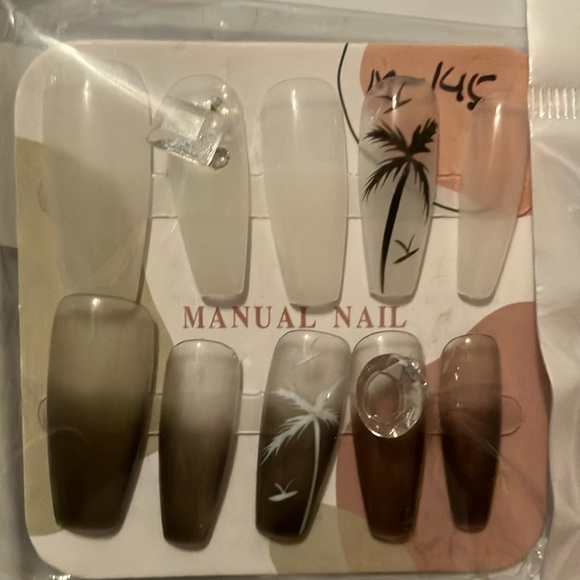 Press-On Nails Bundle - Picture 6 of 7